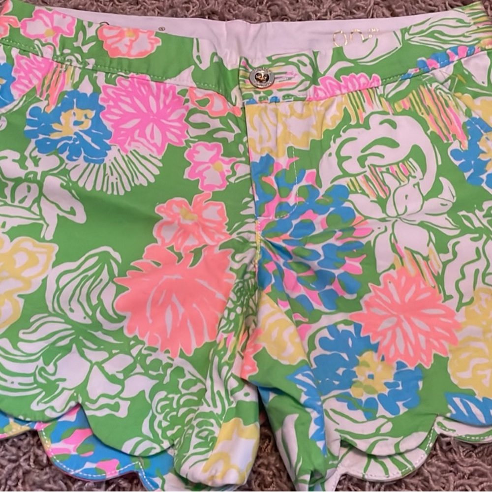 Lilly Pulitzer Buttercuo scalloped shorts.  New without tags